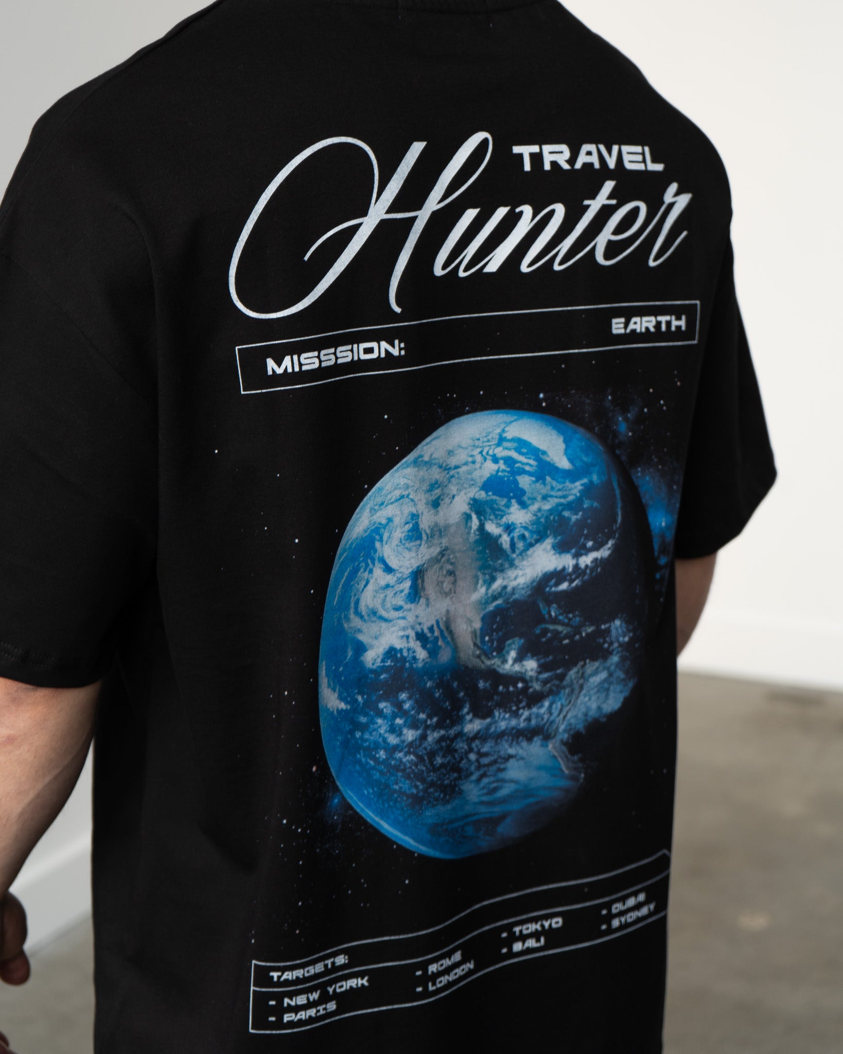 Travel Hunter - Oversized Tshirt